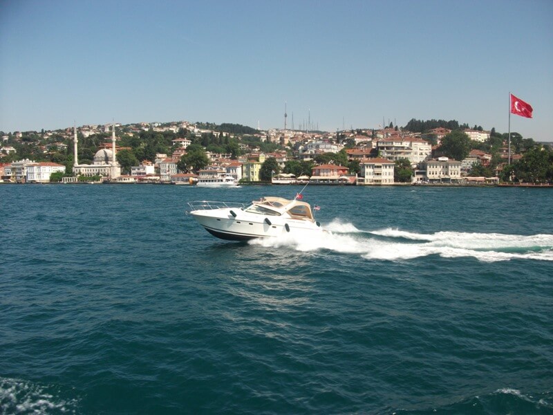 İDO ile içinden deniz geçen yarim İstanbul