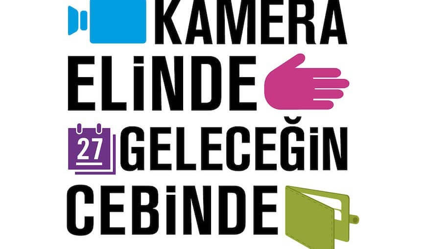 kamera_elinde_gelecegin_cebinde_renk